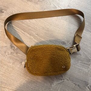 Lululemon Sherpa Belt Bag- Burnt Caramel